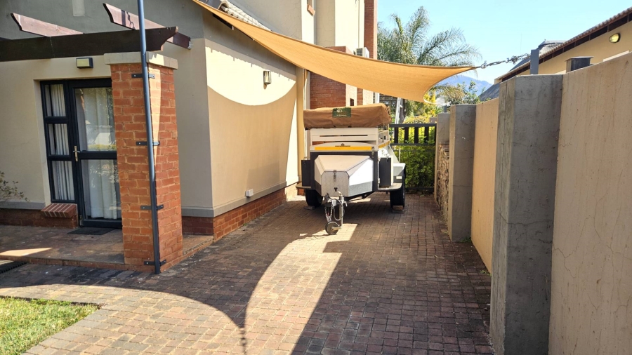 To Let 2 Bedroom Property for Rent in Melodie North West